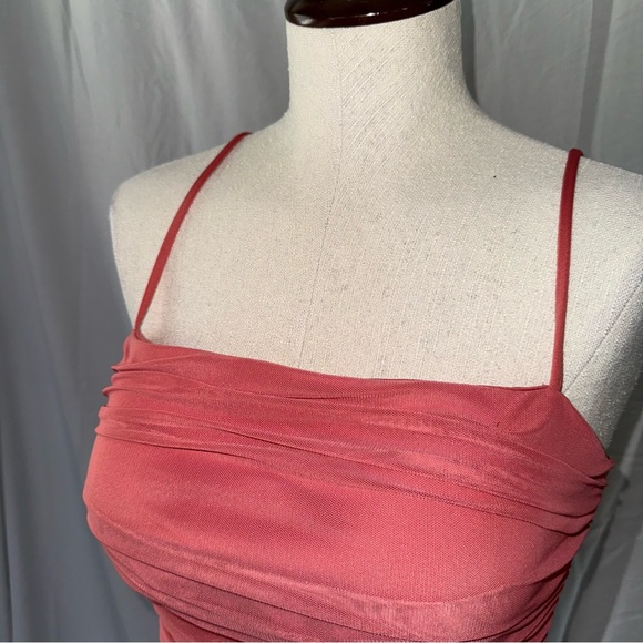 Express Body Contour Mesh Cropped Cami - Picture 2 of 8